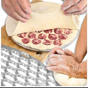 FORMA FOREMKA PIEROŻNICA DO PIEROGÓW USZEK RAVIOLI METALOWA 25 CM 37 SZTUK